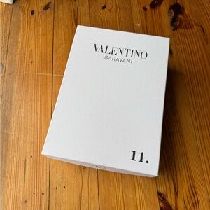 Valentino Garavani White Linen Box 9.5x14.5x5